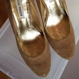 STEVE MADDEN SUEDE PUMPS